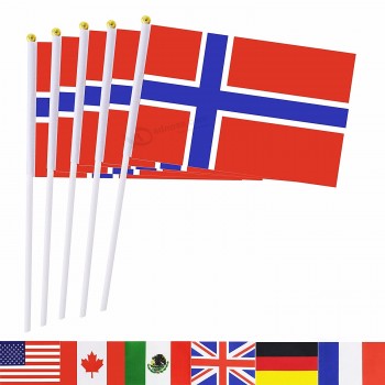bandera de mano de país de noruega de tamaño pequeño por encargo barato