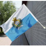Bandera de bandera nacional montada en la pared decorativa al aire libre de San Marino