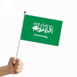Barato al por mayor logotipo personalizado mano que agita la mini bandera de arabia saudita
