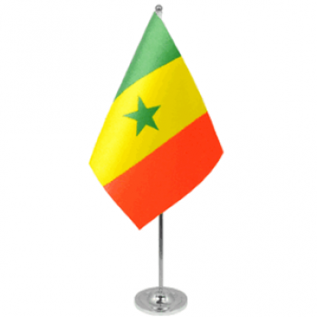 bandiera da scrivania Senegal in poliestere all'ingrosso con supporto in metallo