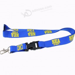 fabriek verkoopt goedkope aangepaste korte lanyard met clip