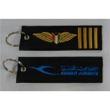 クウェート航空のロゴと4つのバー刺繍生地キーチェーン航空タグ