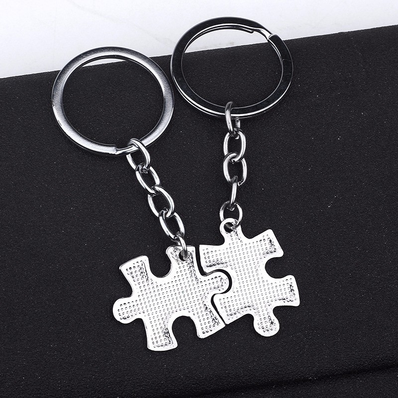 2pcs-set-Puzzle-Her-One-His-Only-Necklace-Keychains-Lover-Heart-Charm-Pendant-Keychain-Couple-Jewlery (1)