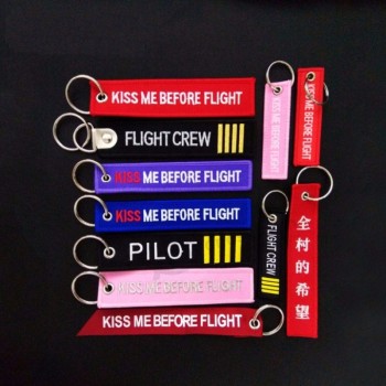 Keychain Kiss Me Before Flight Luggage Tag Pilot Men Car Key Ring Women bag Pendant Flight Crew Key Chain Christmas Gift