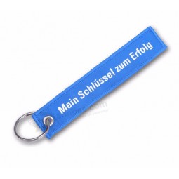 Personalisierte Schlüsselanhänger mit Webband und Metallring
