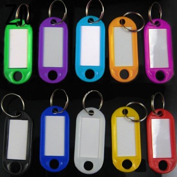 Plastikschlüsselanhänger und Schlüsselbund für das Hotel nummeriert