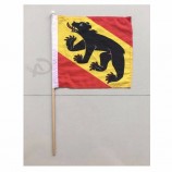 Buena calidad 100% poliéster bandera de mano personalizada para uso publicitario de decoración