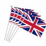 Ruiyuan 68D 100% poliéster tamanho personalizado pequenas bandeiras do Reino Unido acenando bandeiras da mão com mastros de bandeira de plástico desfile de bandeiras de esportes