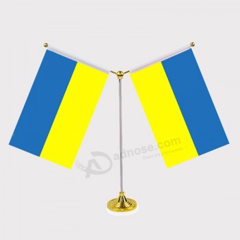 benutzerdefinierte nationale Schreibtischflagge ukrainische dekorative Tischflaggen mit Stange