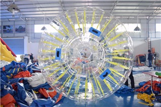 Inflatable Shinning Zorb 01 (1).jpg