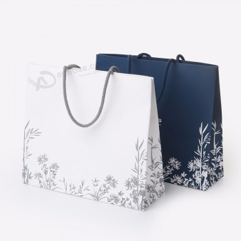 Moda personalizada seu próprio logotipo imprimir cosméticos presente de luxo sacos de papel de compras com botão