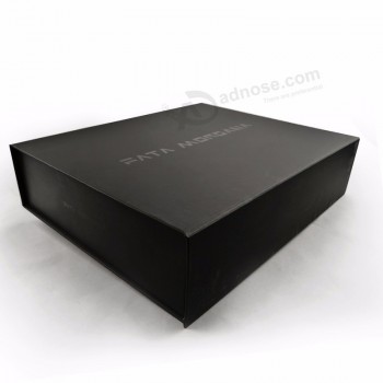kundenspezifischer Magnetverschluss mattes Laminier-Faltpapier-Geschenkbox mit glänzendem schwarzem UV-Beschichtungslogo