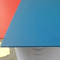 Fabrik liefern billige geriffelte Polypropylen hohle PP Kunststoffplatte