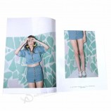mode dameskleding catalogus boekje brochure gevouwen bijsluiter