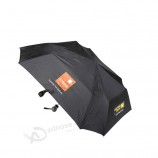 保険料は正方形の雨半自動開いた傘の広告を選別します