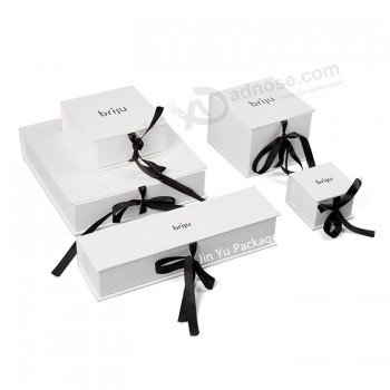 Cajas de presentación de embalaje de joyería de cinta de regalo de papel elegante personalizado al por mayor