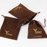 Bolsas personalizadas de terciopelo marrón para regalo de joyería con logotipo dorado