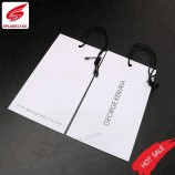 Etiqueta colgante de papel de cartón de ropa barata personalizada para trajes