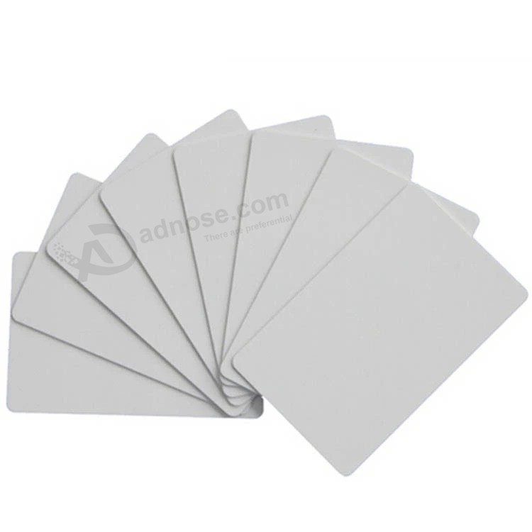 Preço barato Cartão de identificação personalizado Plástico branco Cartões de identificação do funcionário Amostra grátis Cartões RFID em branco