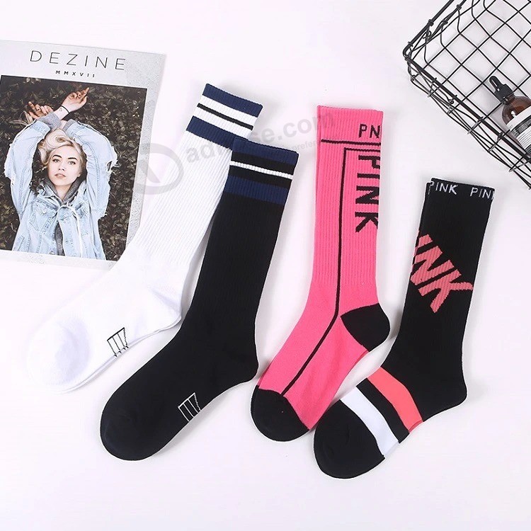 Nieuwe dames Bedrukte sokken Roze letters Inscriptie zwart Witte katoenen Grappige Sokken