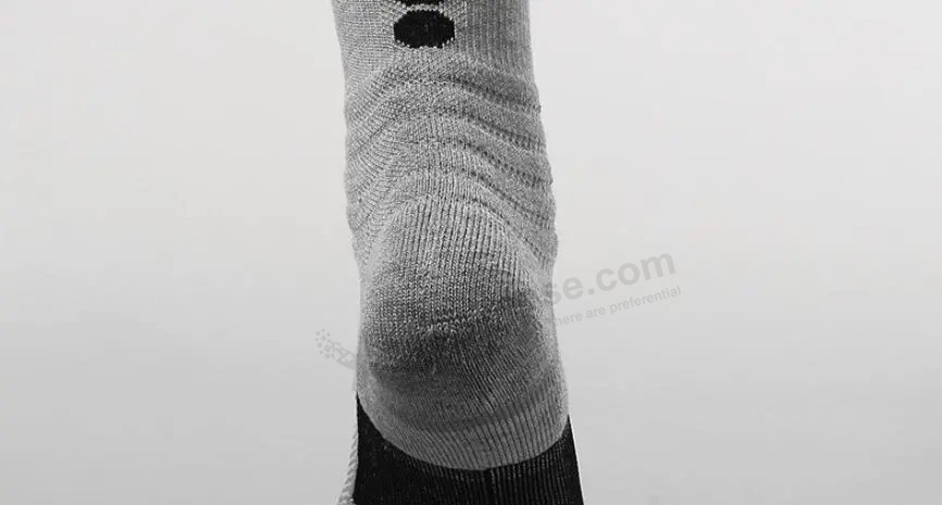 Atacado meias esportivas Grip antiderrapante Dry-fit algodão masculino basquete moda compressão meia com Terry