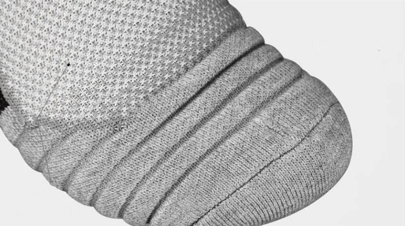 Calcetines deportivos al por mayor con agarre antideslizante Calcetín de compresión de moda de baloncesto para hombres de algodón Dry-Fit con Terry