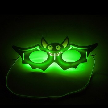 万圣节蝙蝠形状的新发光面具