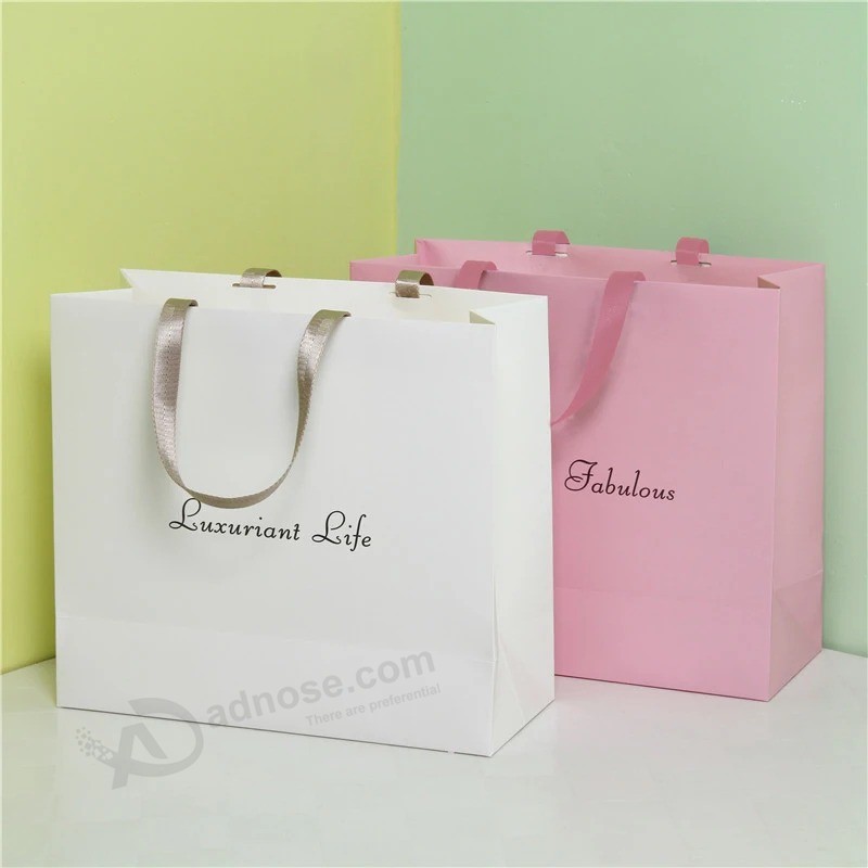 High Quality Custom Logo Gift Bags with Handle Printing Christmas Shopping Paper Bag
