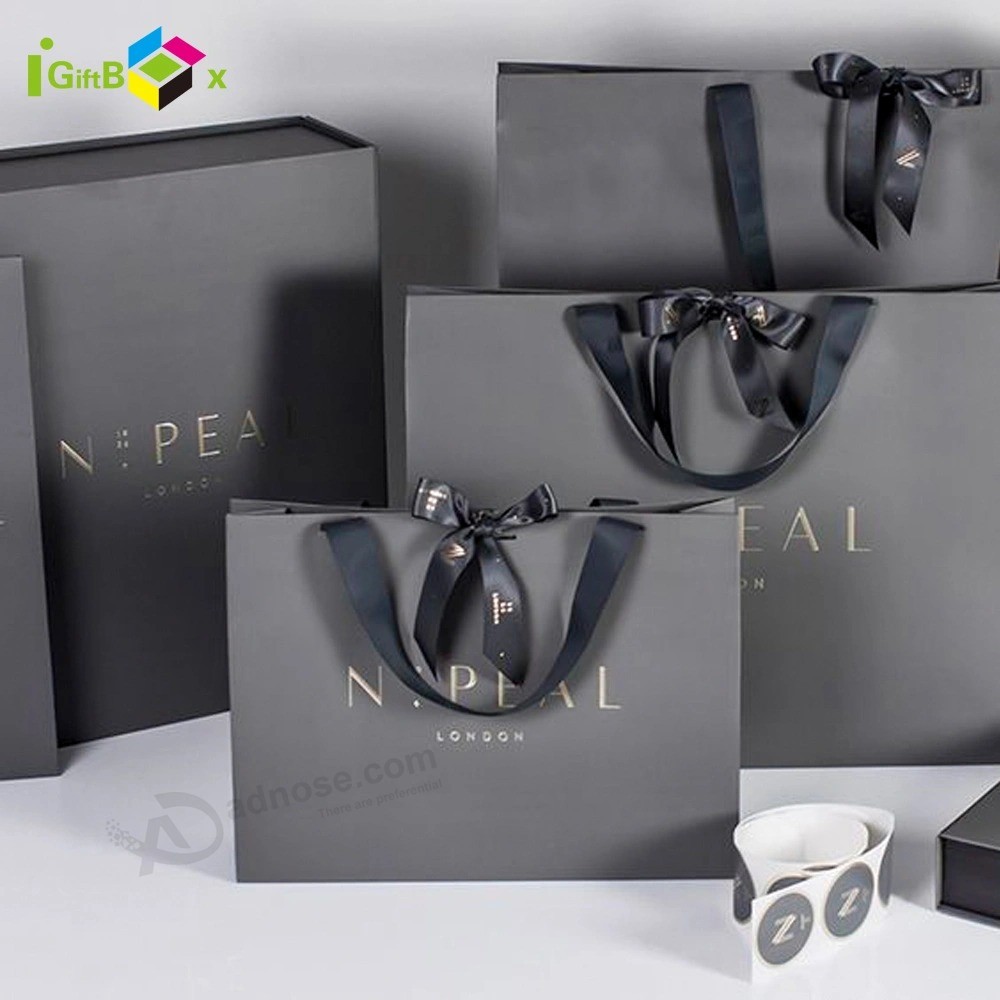 Custom Design Luxury Matt Black Customized Logo Printed Tote Carrier Paper Kraft Shopping Gift Packaging Paper Bag with Rope Handle for Cosmetic/ Clothing/ Gift