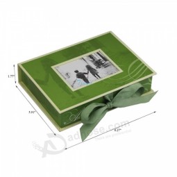 подарочная коробка с закрытием ленты-роскошная печать