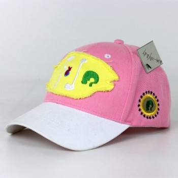 アップリケの刺繍ロゴ付き人気の野球帽