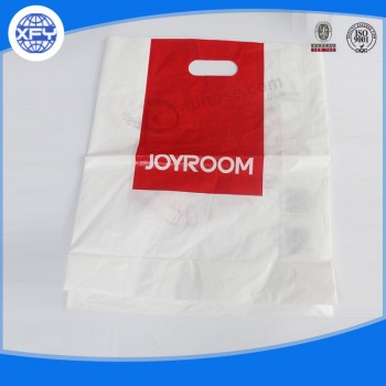 Maneggiare la shopping bag in plastica con la stampa del logo in vendita con il tuo logo