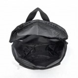 时尚的黑色设计防水日背包