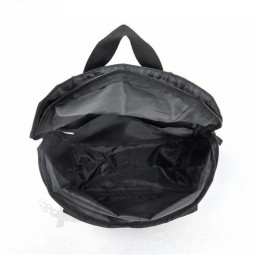 Moderner wasserdichter Tagesrucksack im schwarzen Design