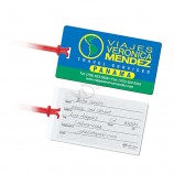 EtiquetA de equipAje de pvc con encAntAdorA postAl en lA pArkAnsAste posterior