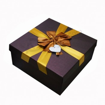 Boîte d'emballage cadeau papier personnalisé avec ruban de soie