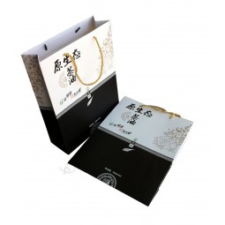 全新设计的高品质印刷纸礼品袋 (年年-湾0111)带有你的标志