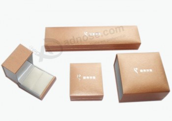 골든 핫 스탬핑 로고와 함께 사용자 정의 고품질의 종이 보석 상자 도매 (와이와이-J0051)