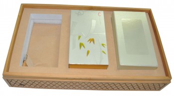 귀하의 로고 핑크 컬러 카보 바디 종이 향수 포장 상자 에바 삽입과 함께 도매 사용자 정의 (와이와이-비0201)