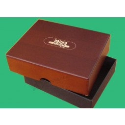 гофрированная упаковочная коробка для рынка США с горячим тиснением