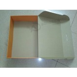 BraunE WEllpappE / WEllpappE/ REcycElbarEr ccnb bcdE flötEnkarton