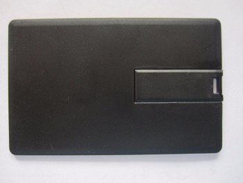 Leere schwarze Karte USB-Flash, weiße Kreditkarte USB-Stick