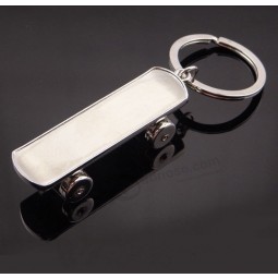 Keychain feiTo sob encomenda do skaTe do meTal da promoção com logoTipo do laser