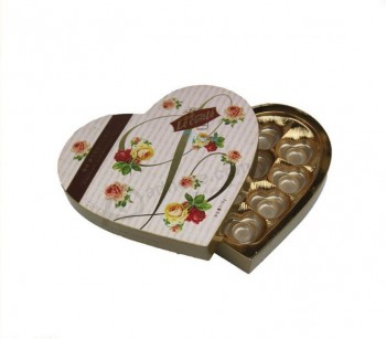 Caja de regalo de carTón de ChocolaTe. de forma de corazón de maTeriales ecológicos