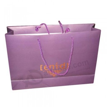 Shopping bag di carTa per regali promozionali e parTy premium