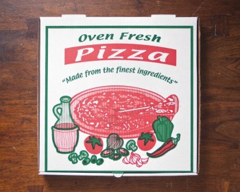 ScaTole per pizza in carTone ondulaTo di carTa coloraTa con sTampa personalizzaTa