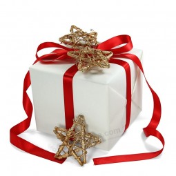 흰색 바닥 용지 상자 크리스마스 리본
