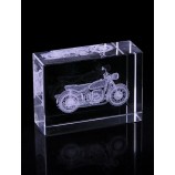 Regalo cuadrado de cristal al por mayor de la fábrica Con el laser del moto 3d