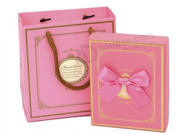 изготовленный под заказ высокий-высококачественная розовая печатная подарочная коробка с сумкой