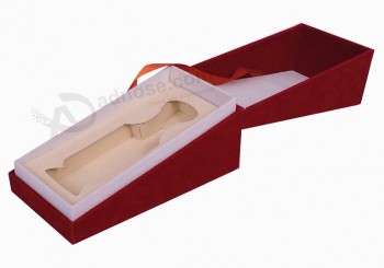 红色天鹅绒翻盖香水盒，可根据您的标志定制